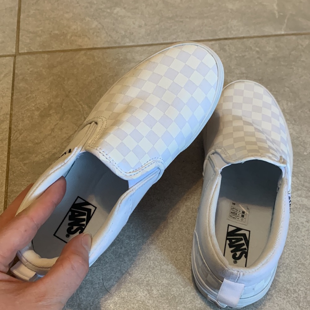 Girl’s White Vans LIKE NEW - Picture 9 of 10